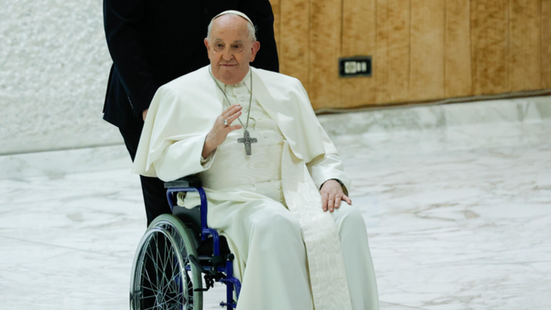 Papst Franziskus wegen anhaltender Grippesymptome im Krankenhaus
