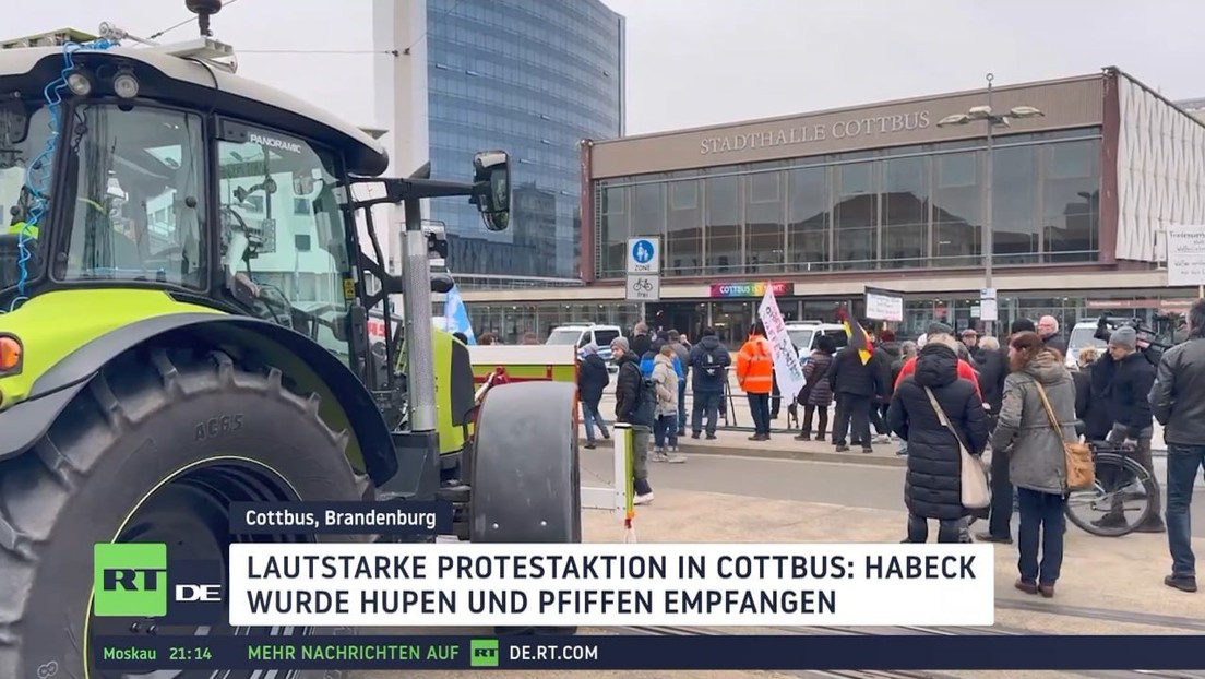 Habeck mit Hupen und Pfiffen empfangen: Lautstarker Protest in Cottbus