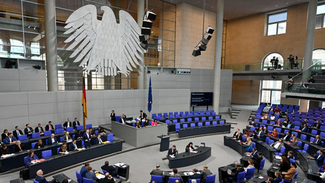 Ampel-Antrag beschlossen: Bundestag fordert "weitreichende Waffensysteme" für Ukraine
