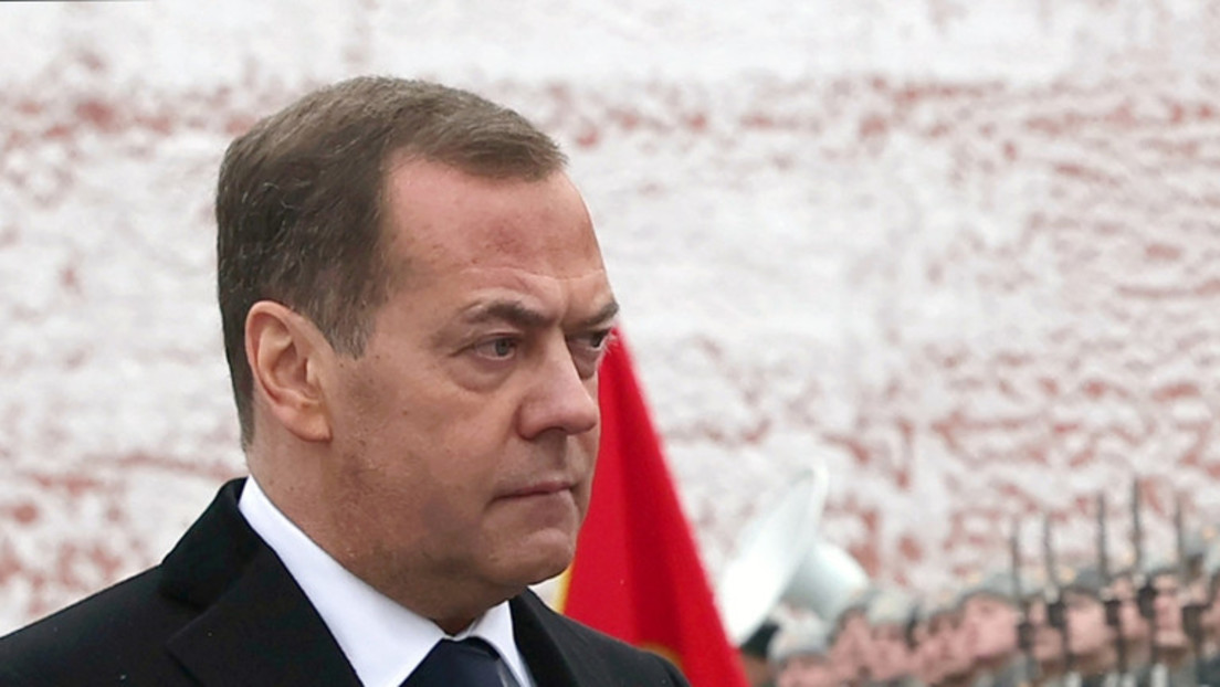 Medwedew: Die Deutschen sollten froh sein, dass Russland einen kühlen Kopf bewahrt