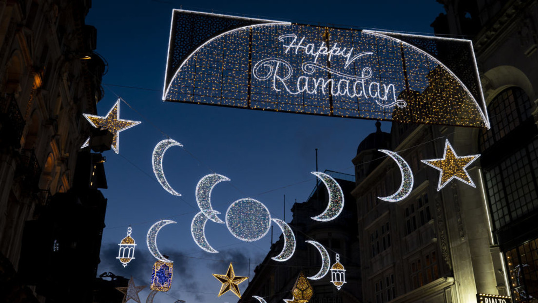 "Für ein friedliches Miteinander" - Frankfurt schmückt erstmalig Straße mit Ramadan-Beleuchtung