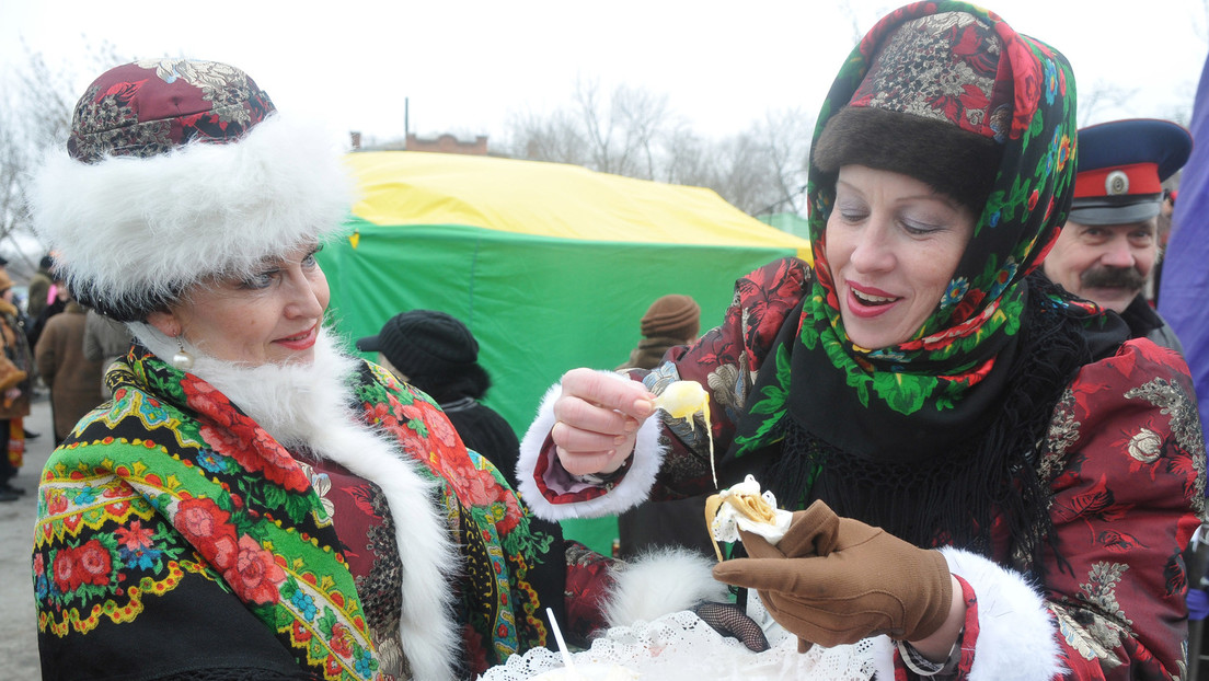 Mit Pfannkuchen und Reigentanz: Peking nahm auf russische Art Abschied vom Winter