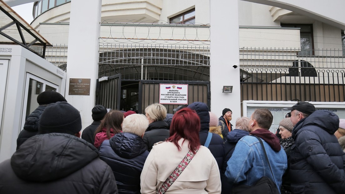 Mann wirft Molotowcocktails in Hof der russischen Botschaft in Moldawien