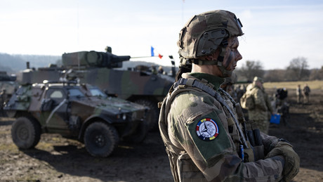 Russischer Senator zu NATO-Eingreifen in Ukraine: Macron hat Büchse der Pandora geöffnet