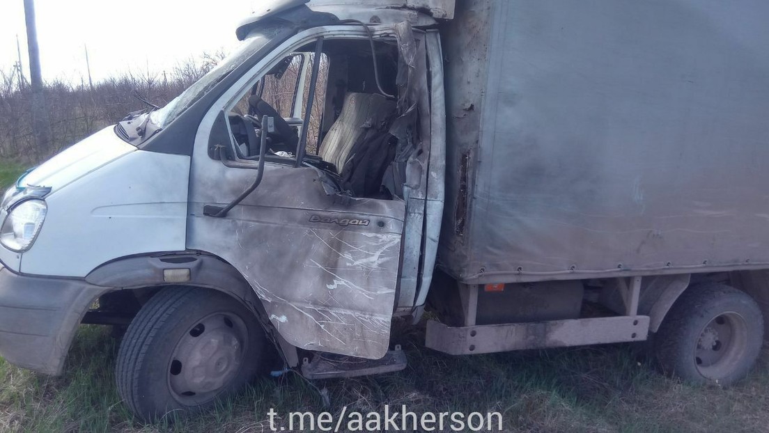Gebiet Cherson: Ukrainische Drohnen greifen Lastwagen mit Lebensmitteln an, zwei Menschen getötet
