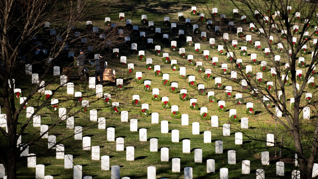 Gräber von in der Ukraine getöteten Söldnern sprießen auf US-Friedhöfen