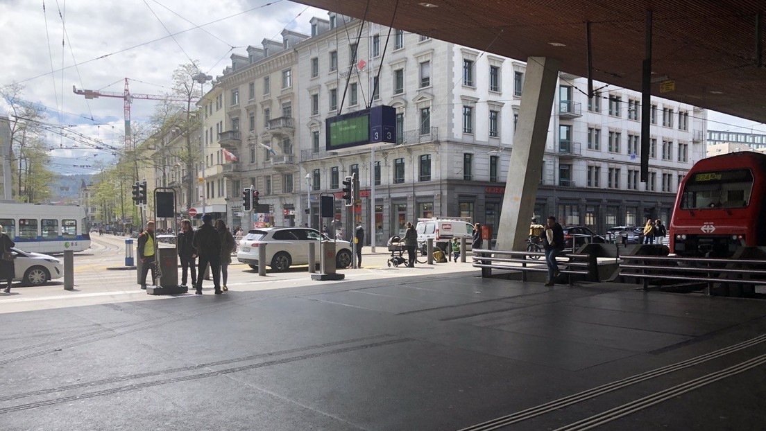 Unter den Augen der Polizei: Am Gleis 3 des Zürcher Hauptbahnhofs wird offen gekokst und gedealt