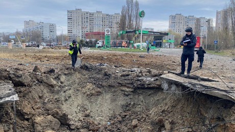 Charkow: Russland zerstört ukrainische Mehrfachraketenwerfer mitten in Wohngebiet