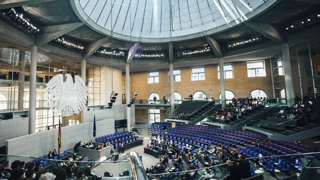 Deutschland: Bundestag beschließt jährlichen 