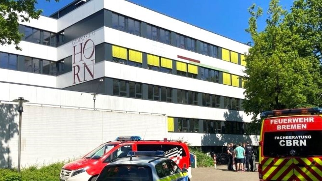 Bremen: Nach größerem Chemiefund wird Schulgebäude mit rund 1.400 Menschen von der Polizei geräumt