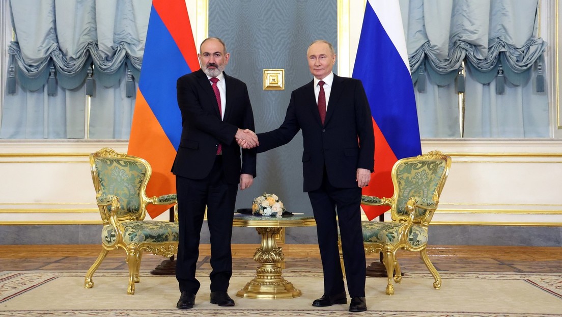 Armenien: Putin und Paschinjan vereinbaren Abzug russischer Soldaten und Grenzschützer