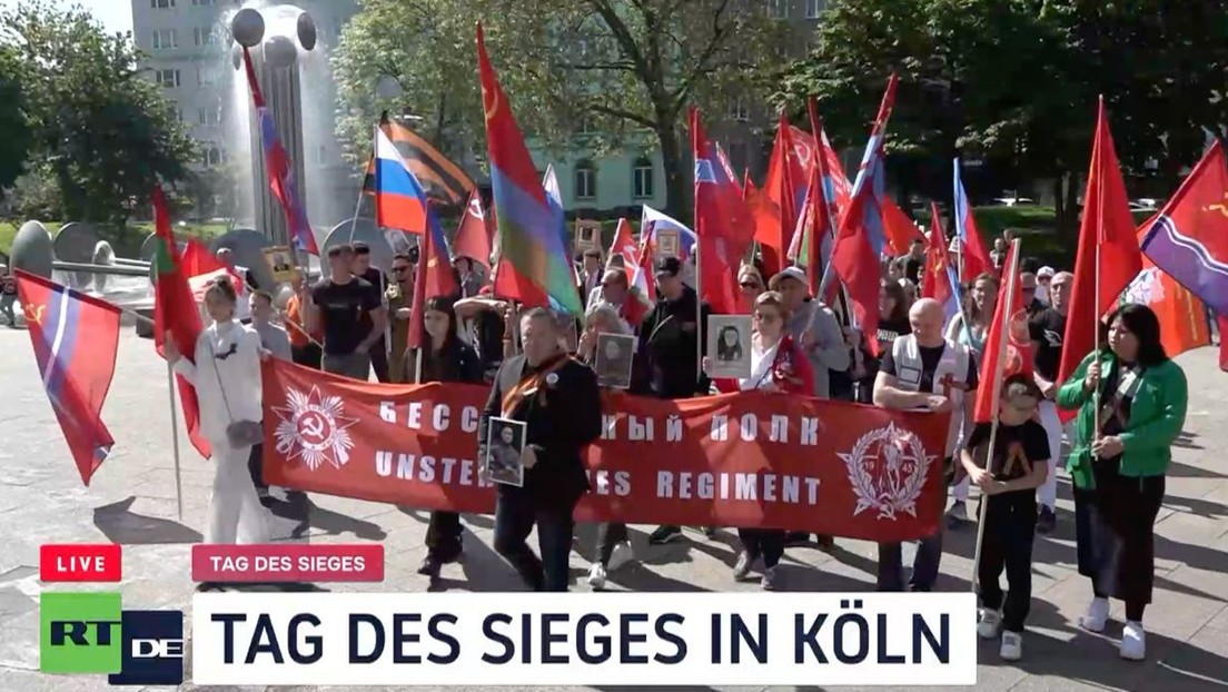 Aktion "Unsterbliches Regiment" in Köln: Hunderte von Menschen gedenken ihrer Verwandten