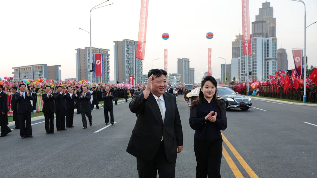 Baurekorde in Nordkorea: Kim Jong-un und seine Tochter weihen Straße mit Wolkenkratzer ein