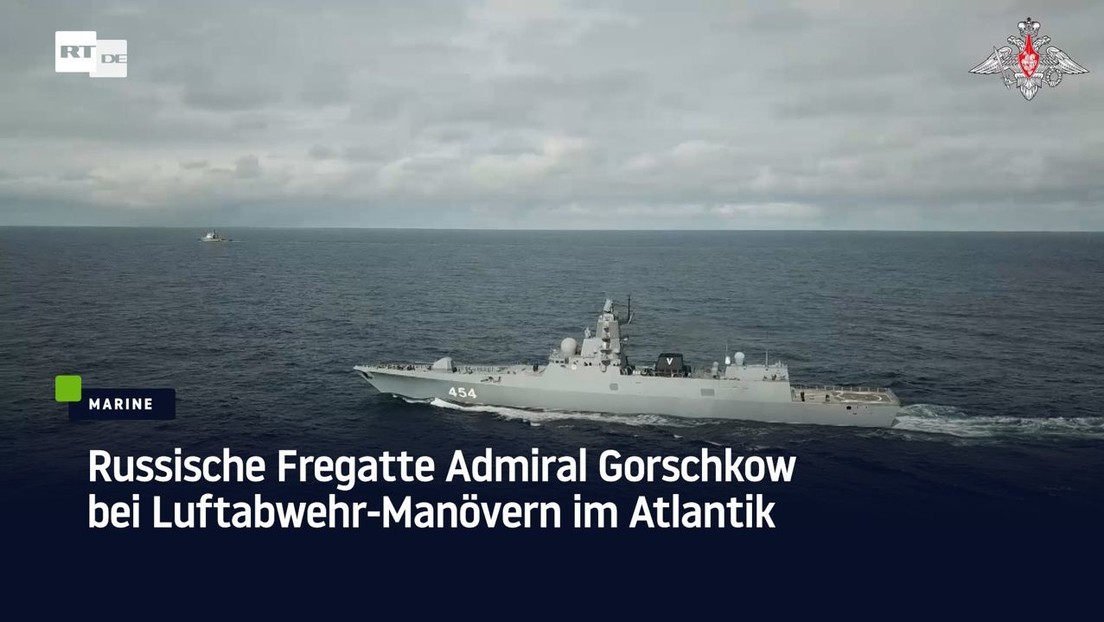 Russische Fregatte Admiral Gorschkow bei Luftabwehr-Manövern im Atlantik