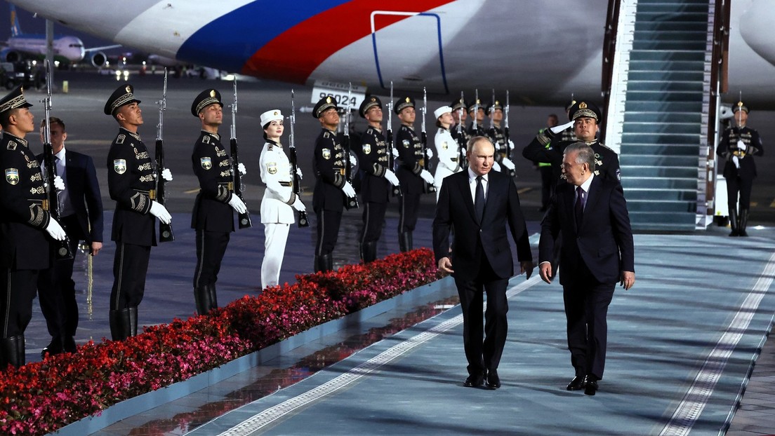 Wladimir Putin zu zweitägigem Besuch in Usbekistan eingetroffen