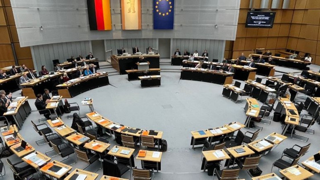 Eklat im Berliner Senat: Grünen-Politikerin amüsiert sich über Gedenkworte zum Polizisten-Mord