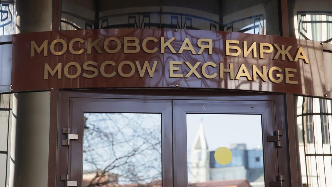 Moskauer Börse setzt den Handel mit Euro und US-Dollar aus
