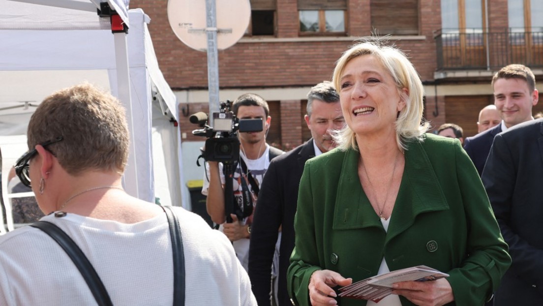 Marine Le Pens Partei eine Woche vor Parlamentswahl deutlich vorn