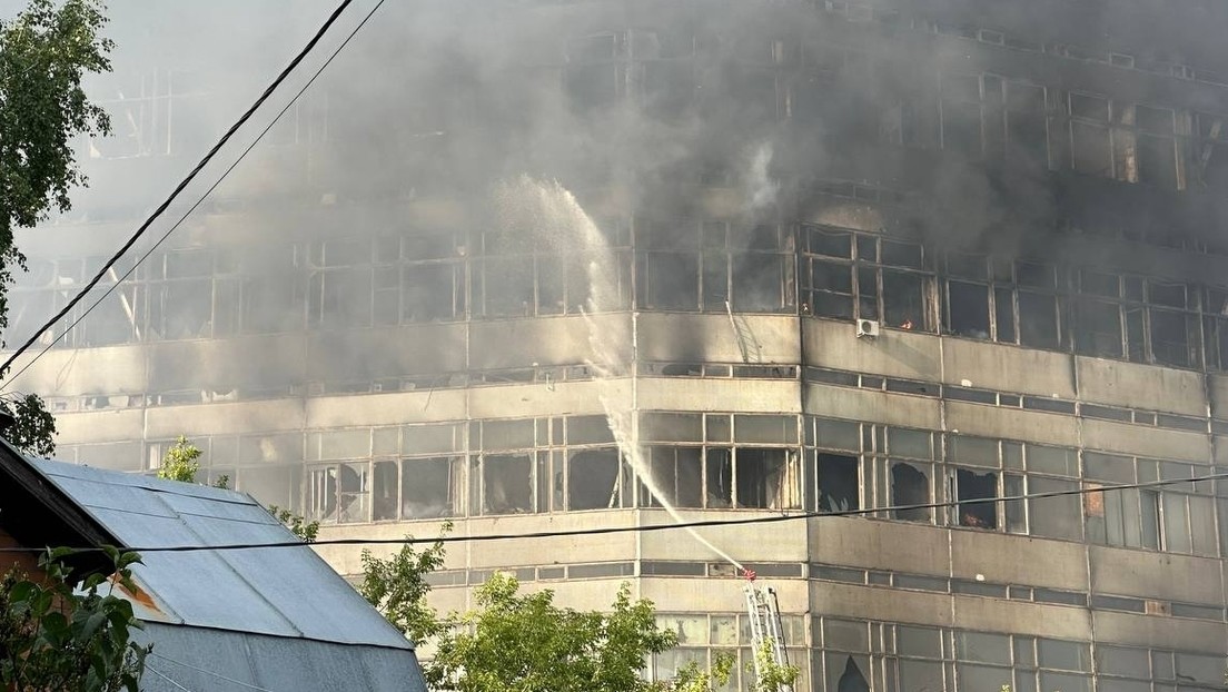 Verheerender Brand nahe Moskau: Eigentümerin des ausgebrannten Bürohauses verhaftet