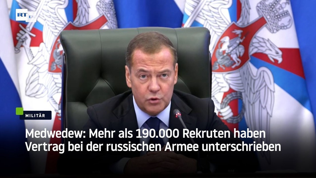 Medwedew: Mehr als 190.000 Rekruten haben Vertrag bei der russischen Armee unterschrieben