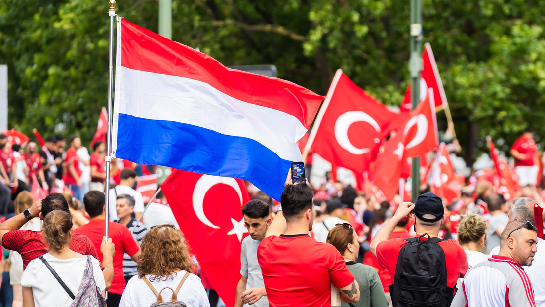 Erdoğan auf dem Weg nach Berlin: Oranje trifft in "Nonplusultra-Hochrisikospiel"auf die Türkei
