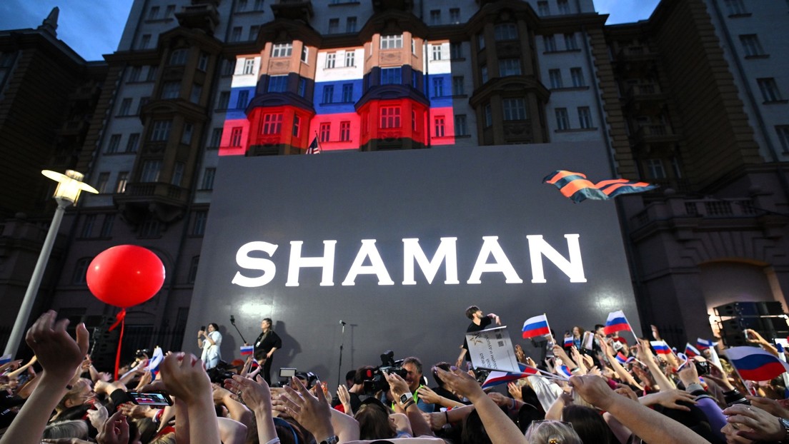 Russischer Popstar Shaman protestiert gegen Youtube-Verbot mit Konzert vor US-Botschaft