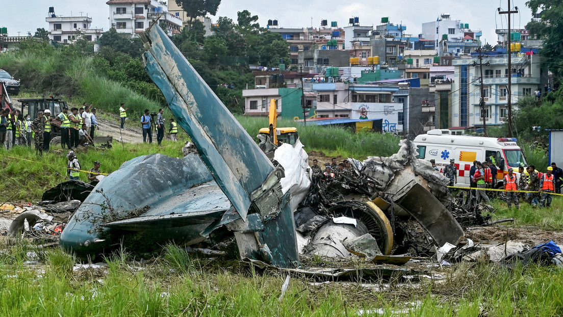Flugzeugunglück in Nepal – nur der Pilot überlebt die Katastrophe