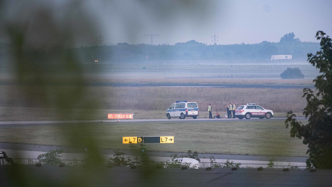 Klimaapokalyptiker stören Flugverkehr an mehreren Flughäfen