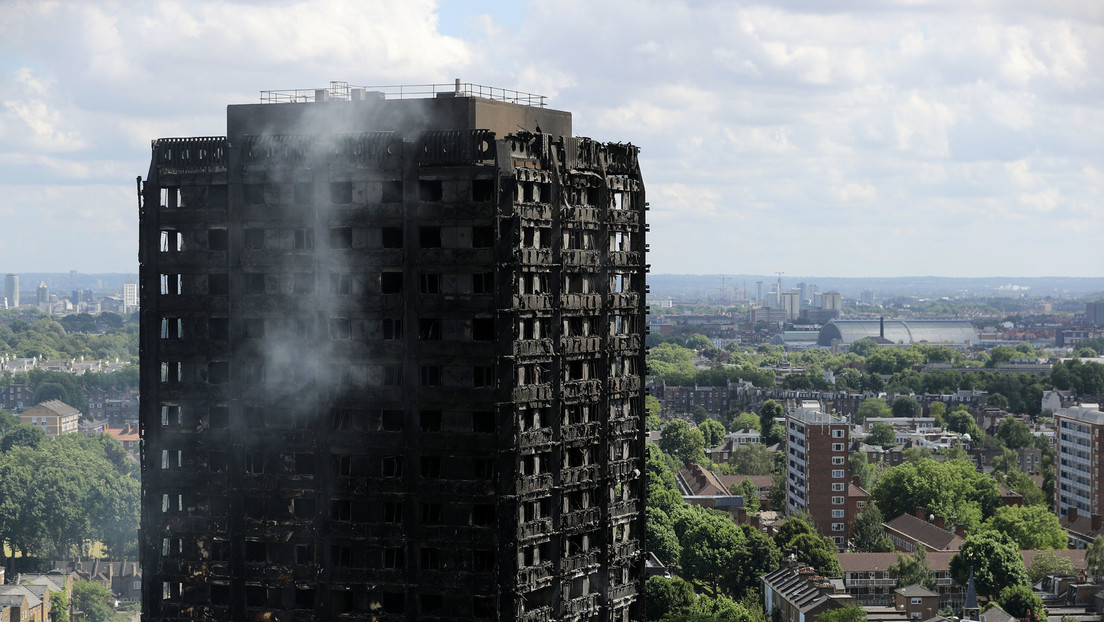 Britischer Premier entschuldigt sich bei Betroffenen des Brandes im Grenfell Tower