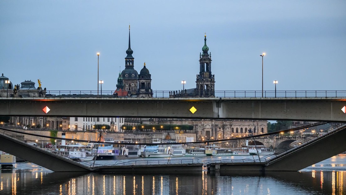 Dresdner Carolabrücke in Elbe gestürzt (Video)