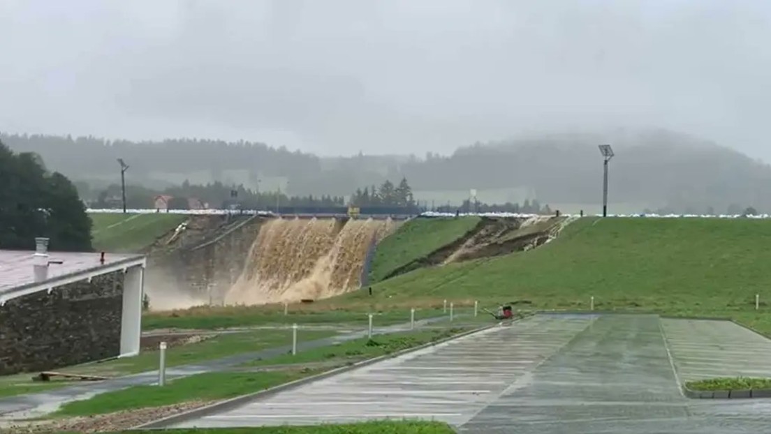 Hochwasser: Staudamm in Polen gebrochen