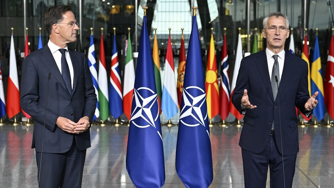 Financial Times: NATO-Generalsekretär Stoltenberg konnte Selenskij im Februar 2022 nicht erreichen