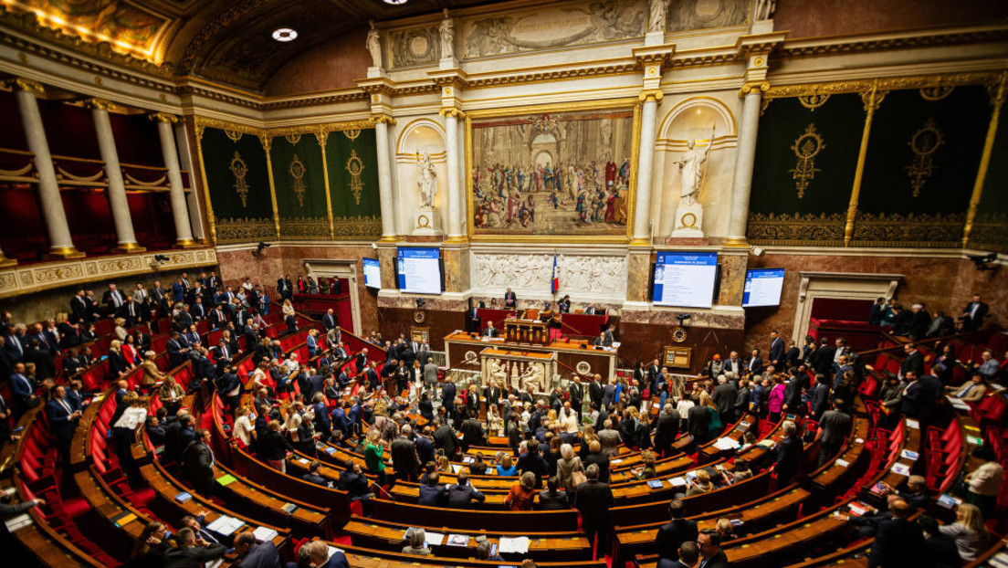 Frankreich: Nationalversammlung stimmt über Misstrauensantrag gegen Regierung ab