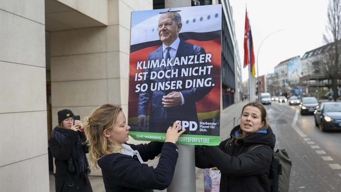 Neubauer protestiert gegen Wahlprogramm von SPD, CDU und Grünen – Polizei ermittelt