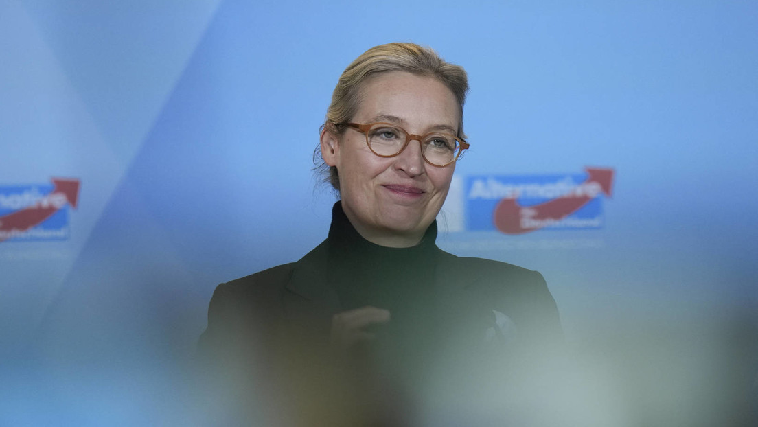 Kanzlerfrage: Weidel überholt Merz