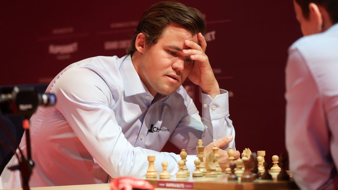 Jeans statt Turnier – Magnus Carlsen bei Weltmeisterschaft disqualifiziert