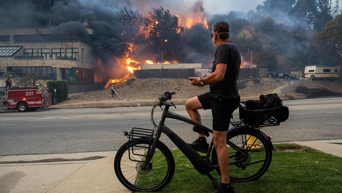 Los Angeles: Flammenmeer zerstört rund 10.000 Gebäude auf über 15.000 Hektar Land