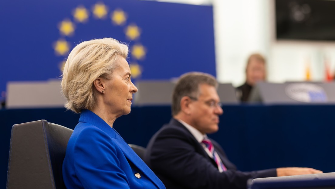 Ursula von der Leyen wird mit Karlspreis ausgezeichnet