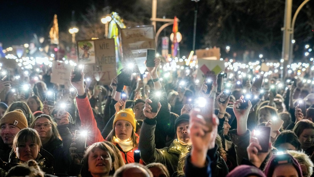 "Alle zusammen gegen den Faschismus":  Demonstration gegen "Rechtsruck"