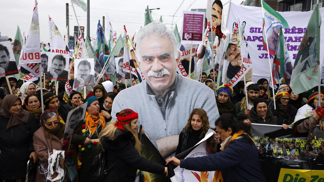 PKK-Chef Öcalan ruft Anhänger zur Einstellung des bewaffneten Kampfes gegen Türkei auf