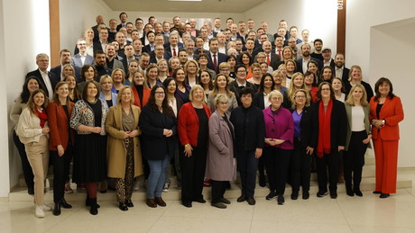 Liveticker Bundestagswahl - Lohnerhöhung im Bundestag: Ab Juli 11.833,47 Euro brutto