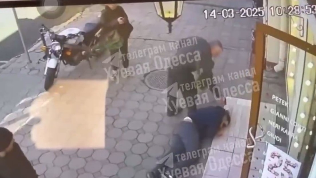 Mutmaßlicher Organisator des Odessa-Massakers von 2014 auf offener Straße hingerichtet (Video)