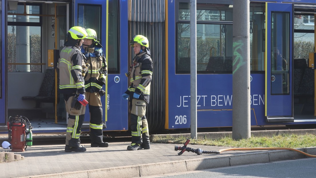 Gera: Mann zündet Frau in Straßenbahn an