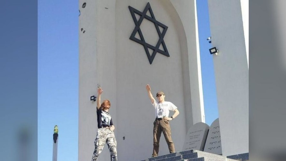 Nazigruß am Holocaust-Mahnmal - Empörung über Jugendliche in Charkow
