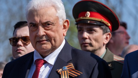 Brandenburgs Gedenkstättenleiter droht russischem Botschafter mit Rausschmiss