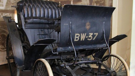 Autos sind schuld an Scheidungen: Der Mobilitätsforscher und die Legende vom Klapperstorch