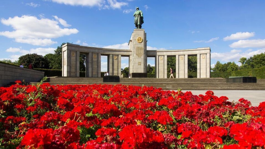Berlin: Marsch des unsterblichen Regiments