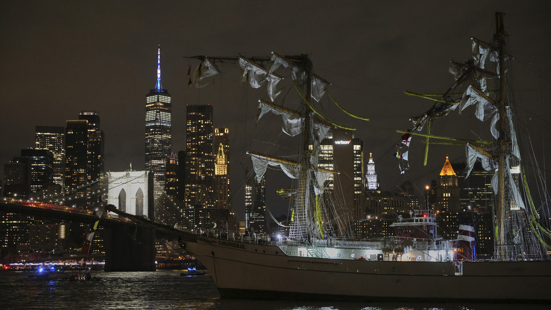 Segelschiff der mexikanischen Marine rammt Brücke in New York: Zwei Tote und zahlreiche Verletzte