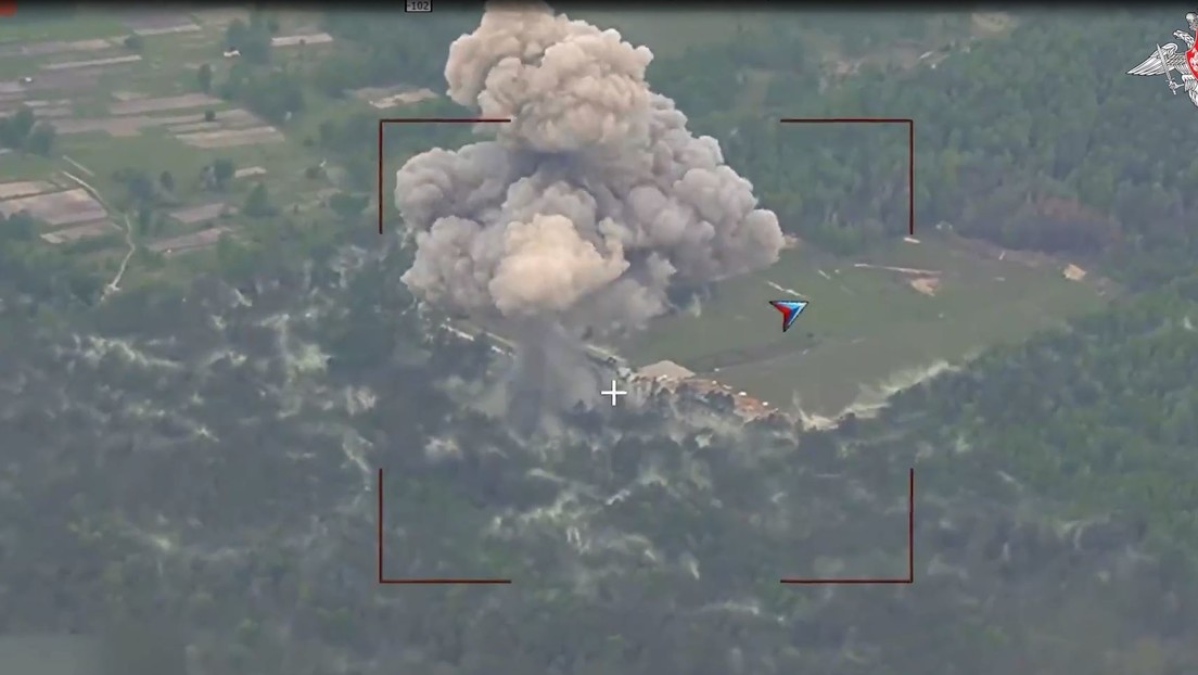 VIDEO: Russischer Raketenangriff vernichtet ukrainisches Trainingslager für Spezialeinheiten