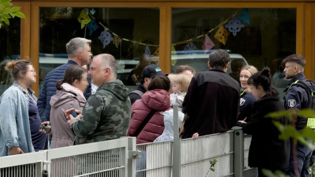 Messer-Attacke an Berliner Grundschule: Elfjähriger Junge schwerverletzt – nach Notoperation stabil